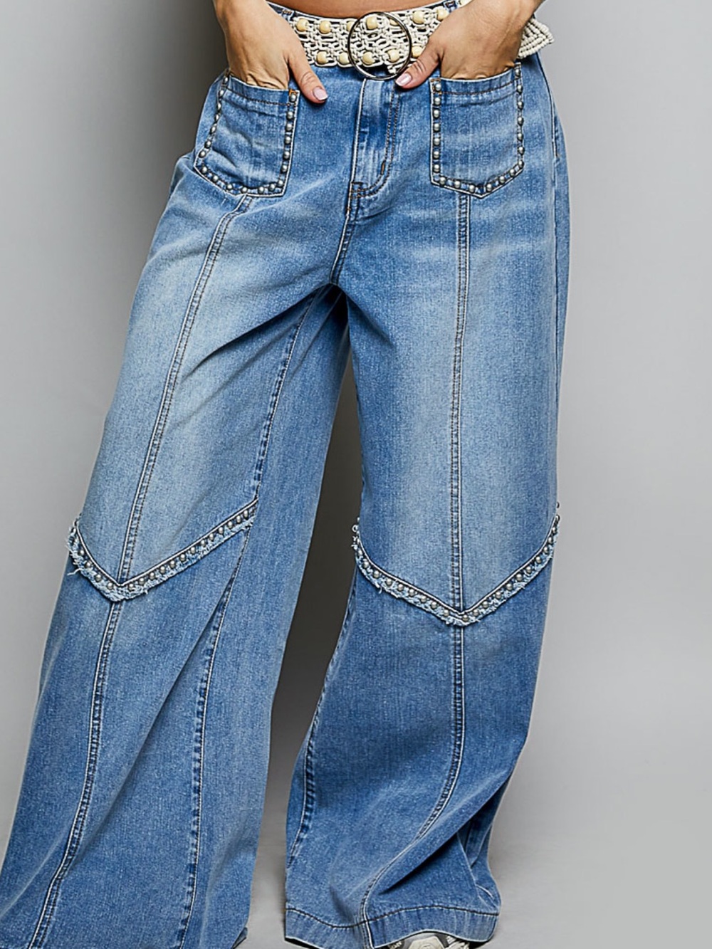 POL High-rise wide pants in twill/denim with a relaxed, full-length silhouette.